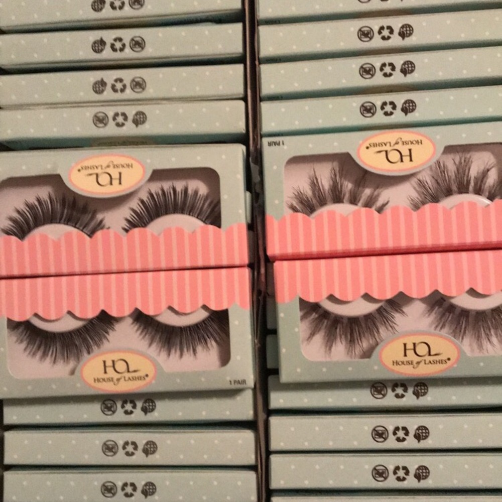 False eyelashes